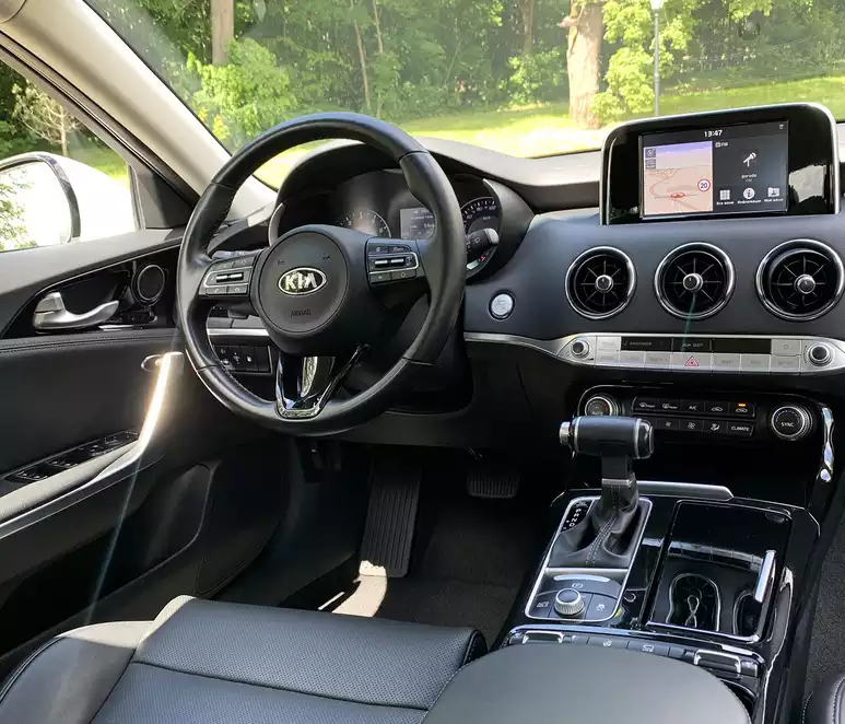 Аренда Kia Stinger в Калининграде от автопроката CarPlus