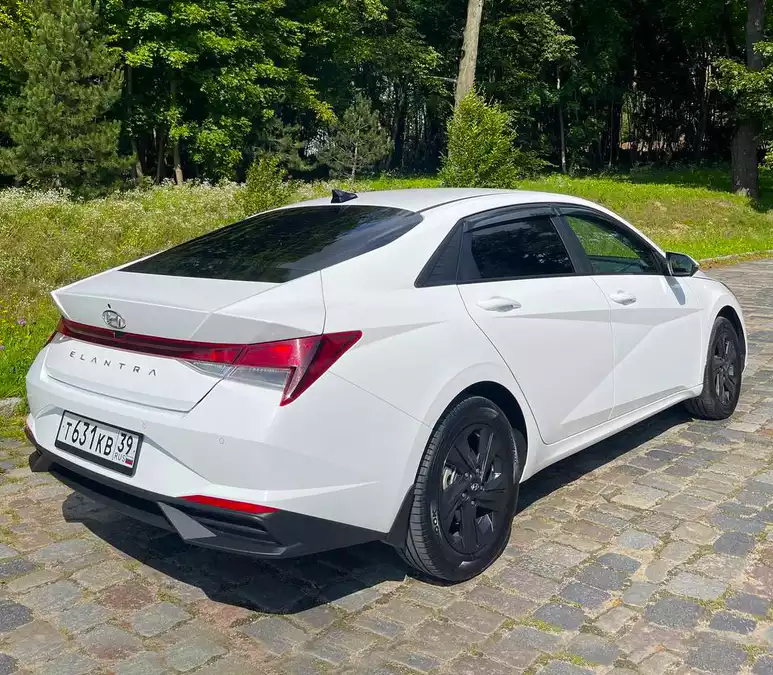 Аренда Hyundai Elantra в Калининграде от проката машин CarPlus