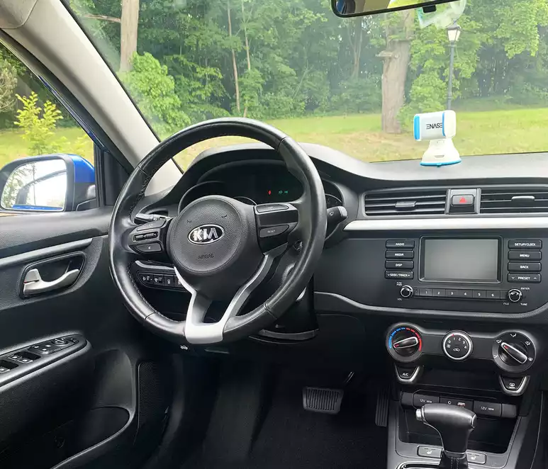 Аренда автомобиля Kia Rio в Калининграде | CarPlus