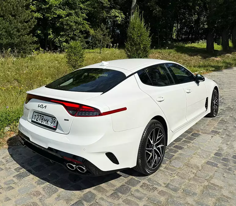 Аренда Kia Stinger 2023 в Калининграде от автопроката CarPlus