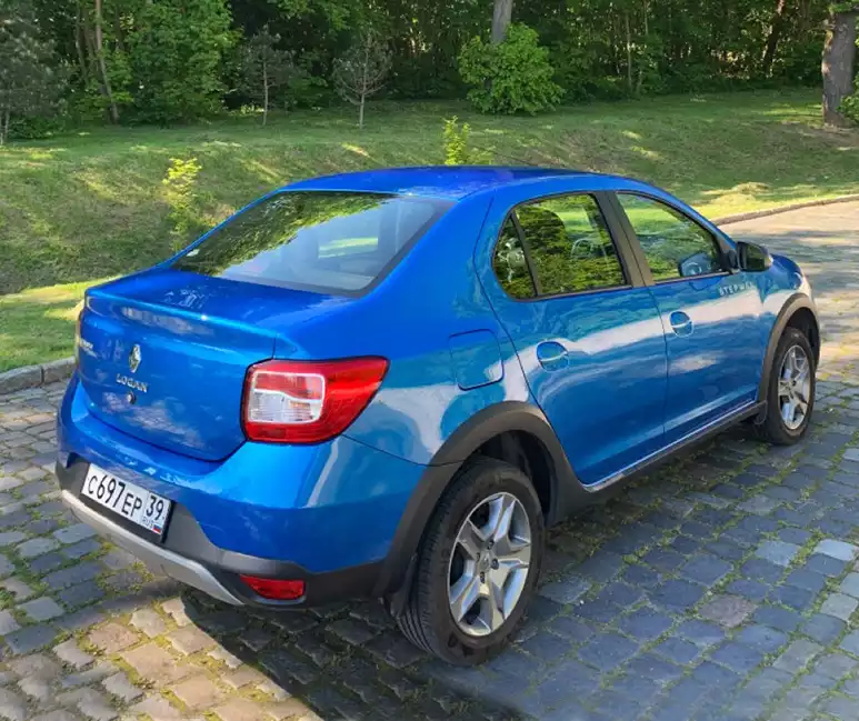 Аренда Renault Logan Stepway в Калининграде | CarPlus