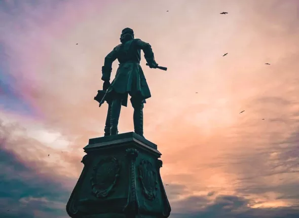 Памятник Петру | Памятка туристу | CarPlus